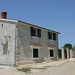 Istrian Stone Lenny Near *